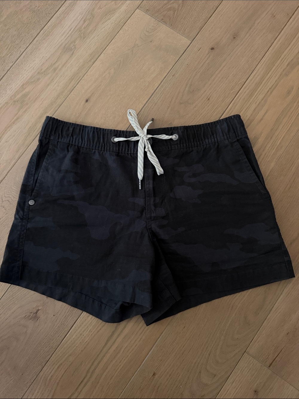 Vuori Camo Shorts